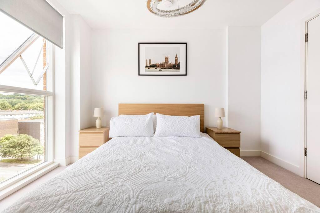 Stylish & Comfortable Top-Floor Flat In Harrow London Kültér fotó